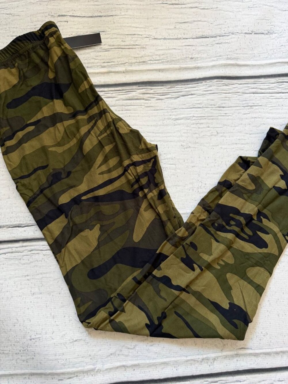 NWT women’s camo leggings